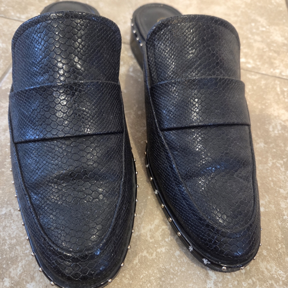 Adrianna Papell Women's Black Leather Loafer Slip On Stud Mules Shoes. 8 Preppy - Picture 3 of 7